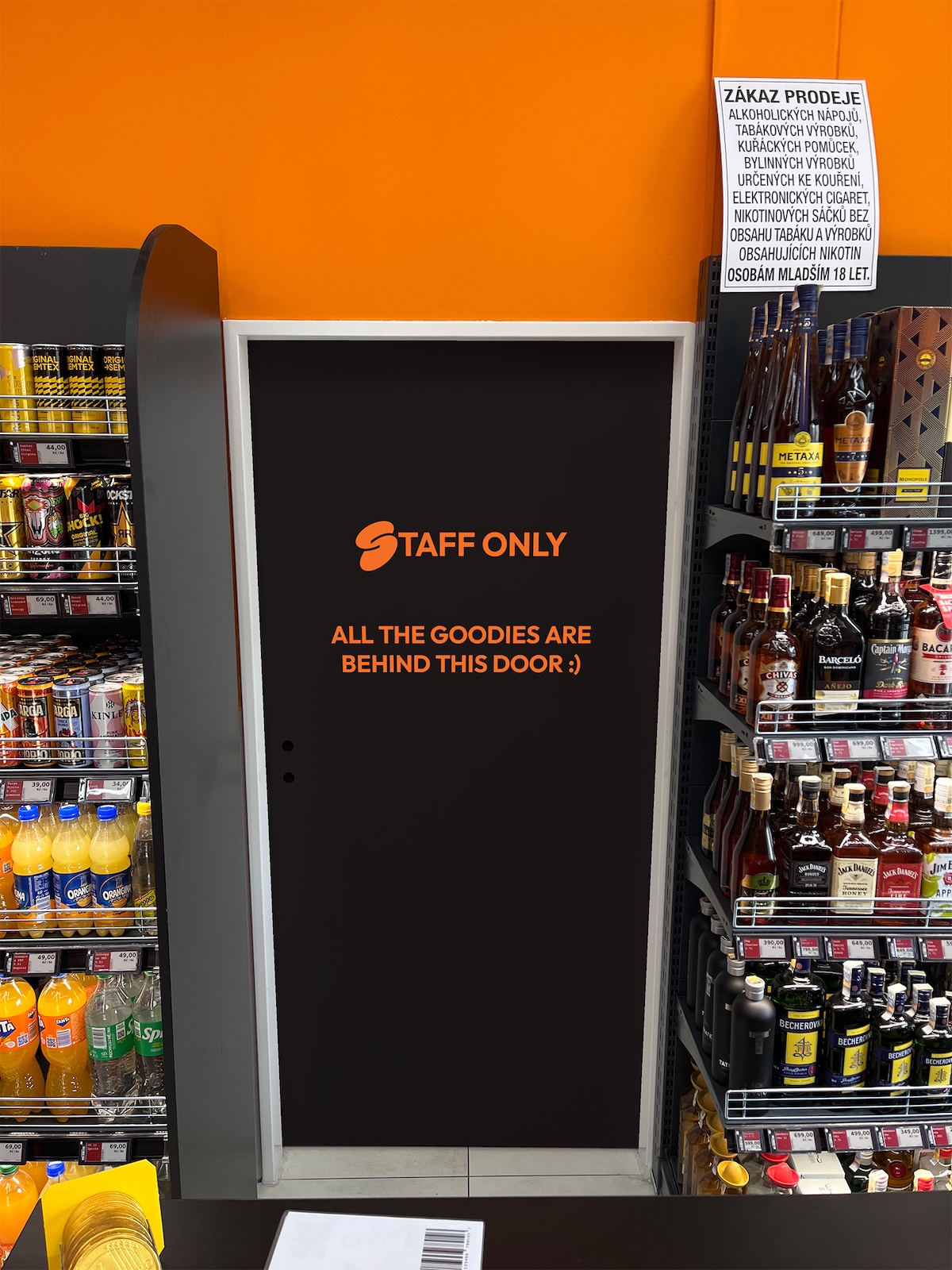 Pitstop Kaprova door staff